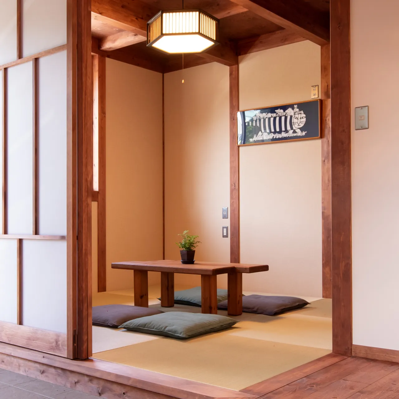 深みのあるチェリー色が映える、木の住まい🏠🍒