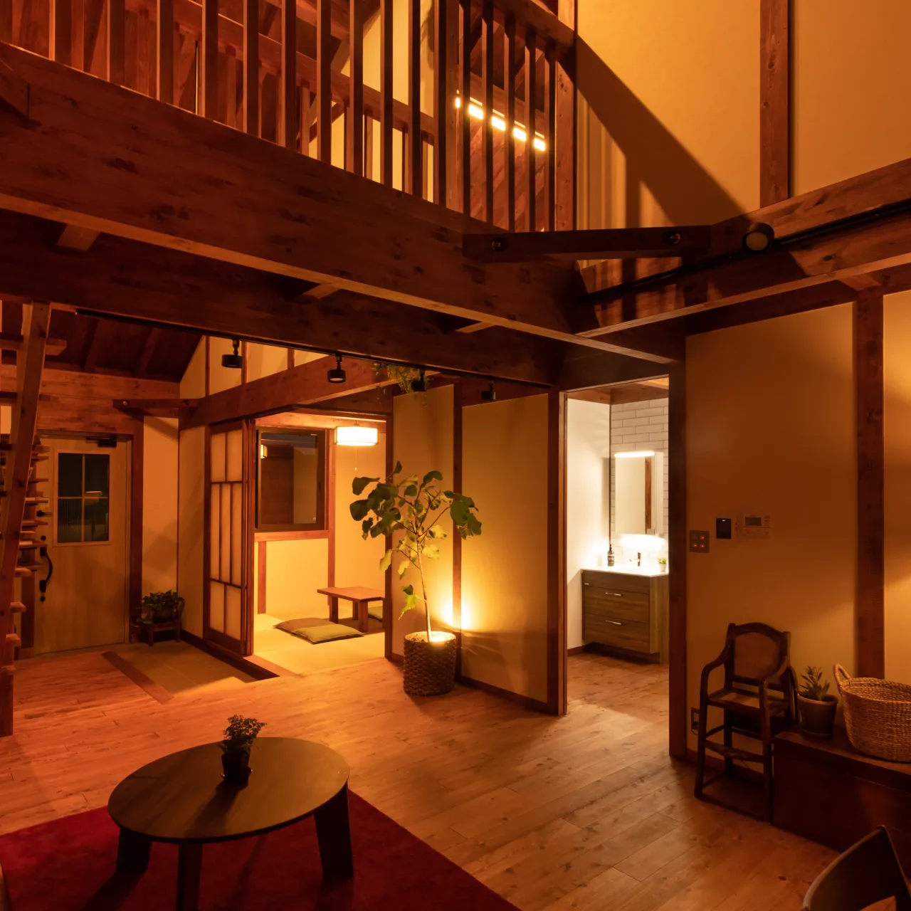 深みのあるチェリー色が映える、木の住まい🏠🍒